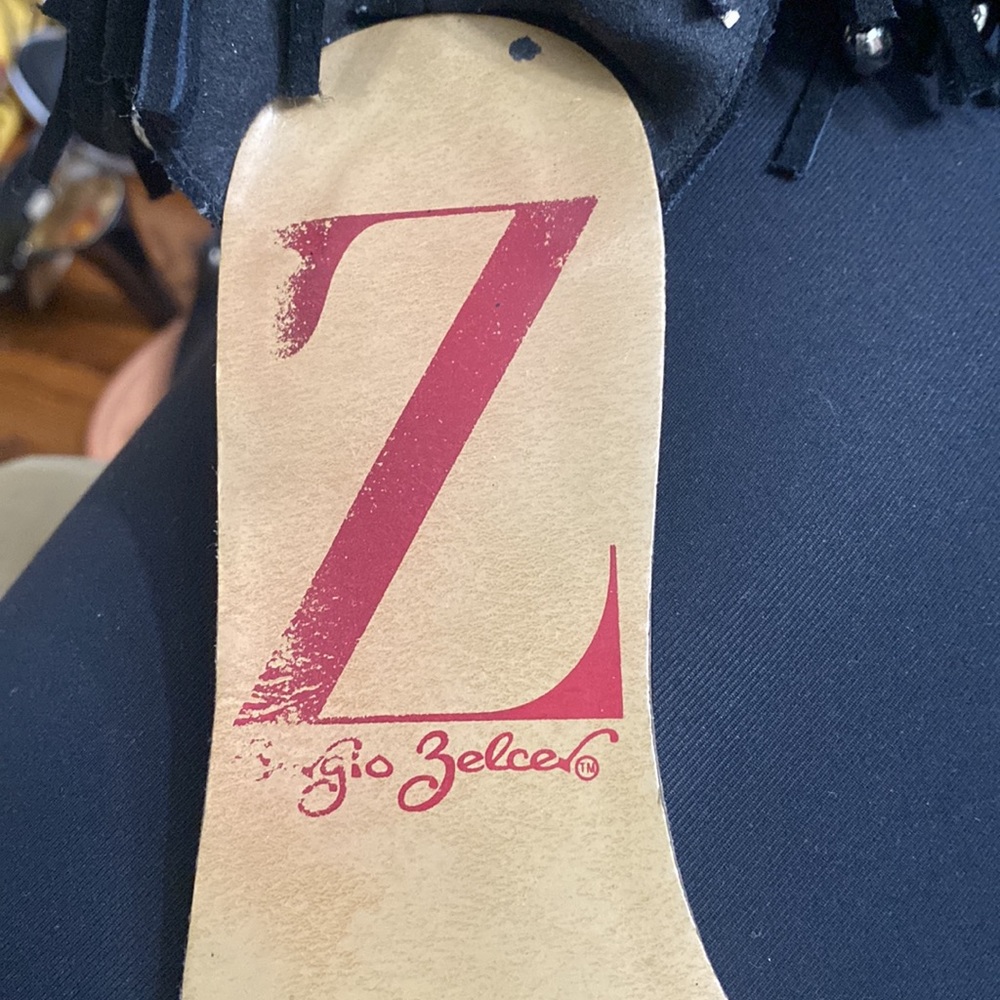 Z - Picture 2 of 3